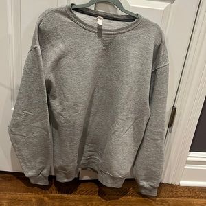 Fruit of the loom crewneck.